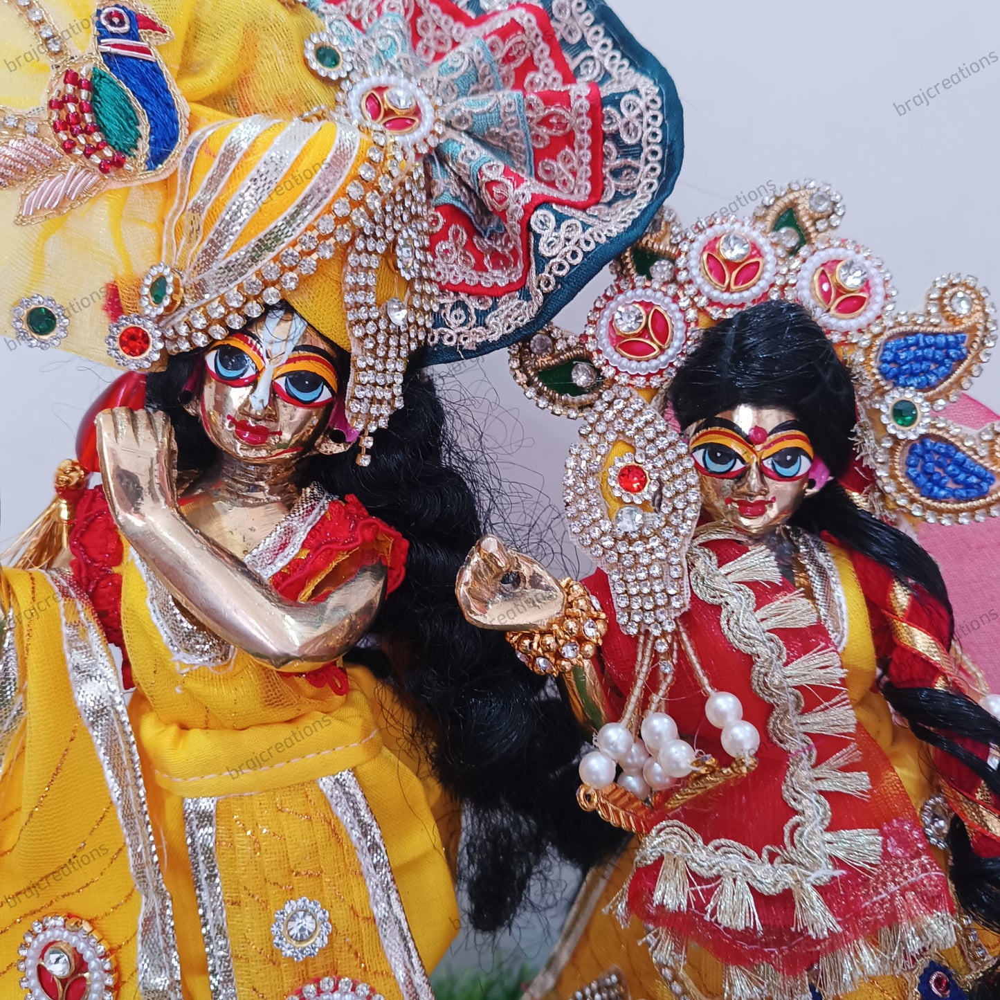 Kanak Mayur Poshak