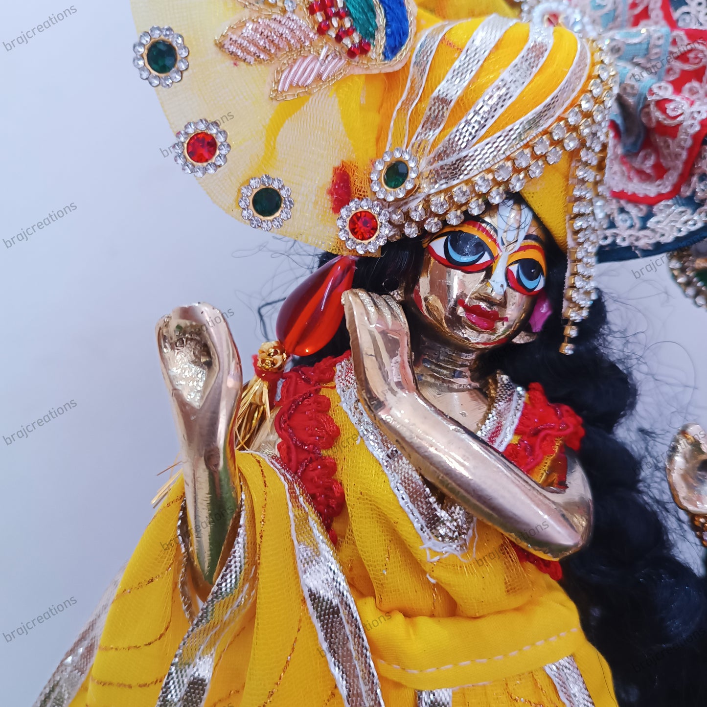 Kanak Mayur Poshak