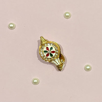 Miniature gold-tone metal Shankh (conch shell) for deity seva and pooja, a handcrafted accessory to adorn idols like Radha Rani and Laddu Gopal