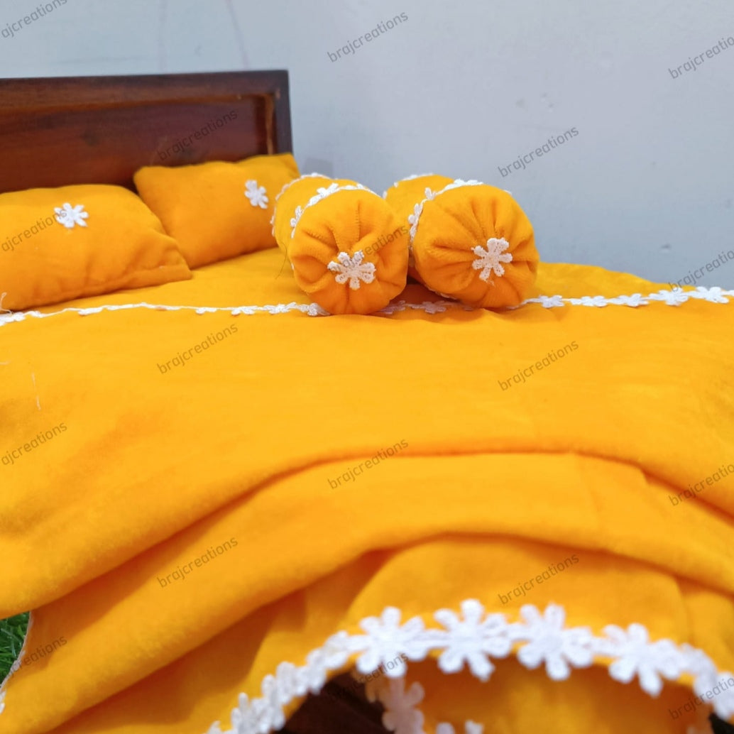 Velvet Bistar Set For Winters